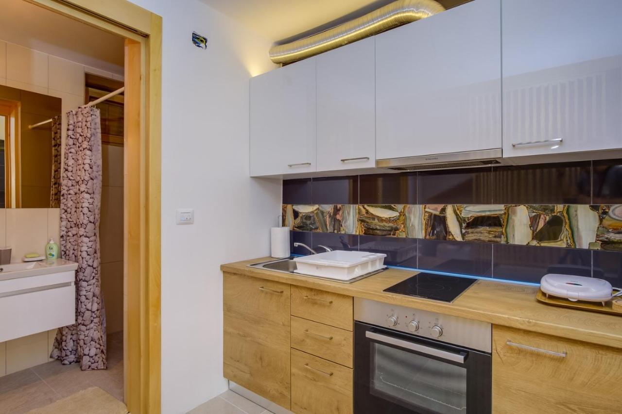 Elegant Apartment Iris มาลีโลชินจ์ ภายนอก รูปภาพ